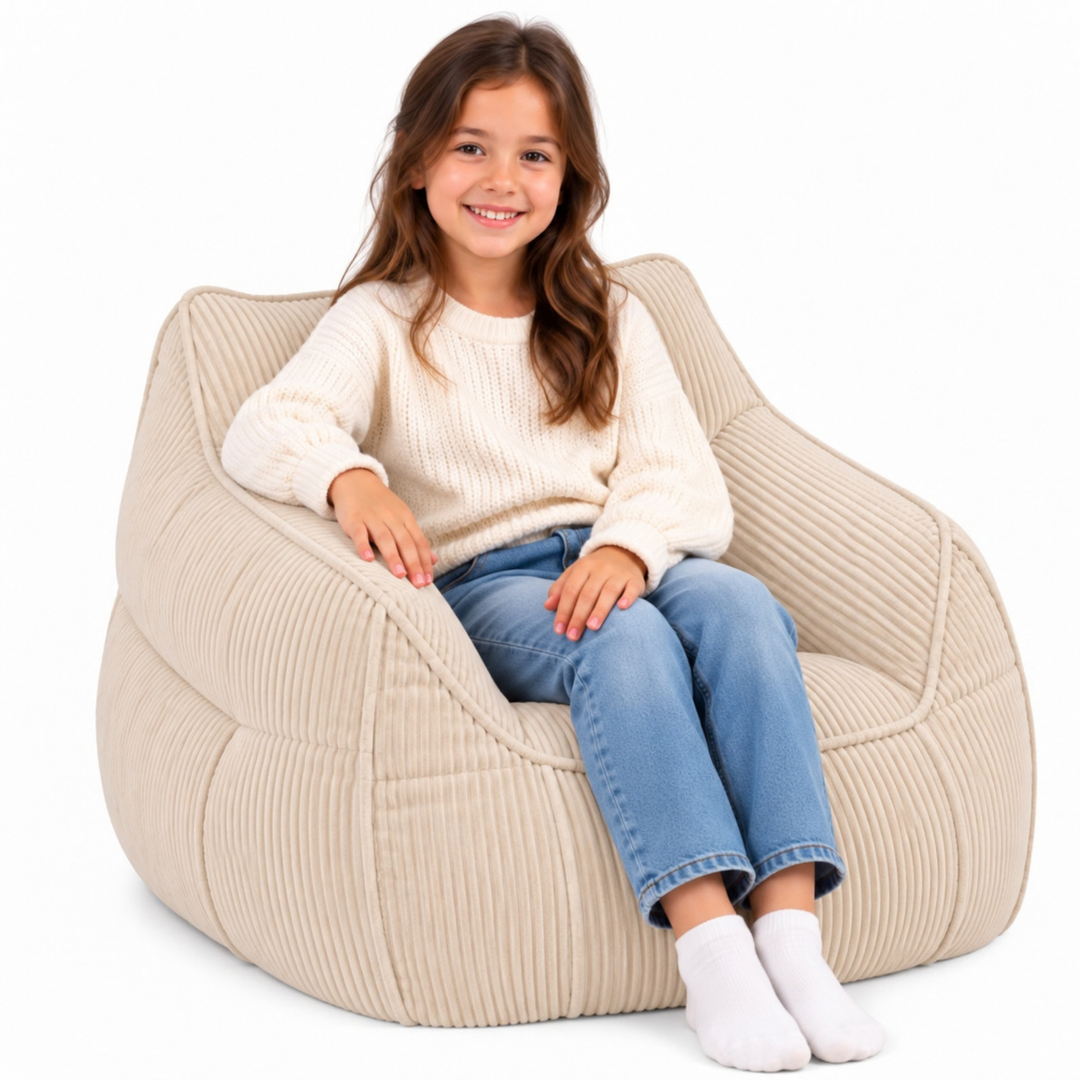 Personne assise sur le pouf fauteuil enfant en velours côtelé, assise profonde et forme arrondie
