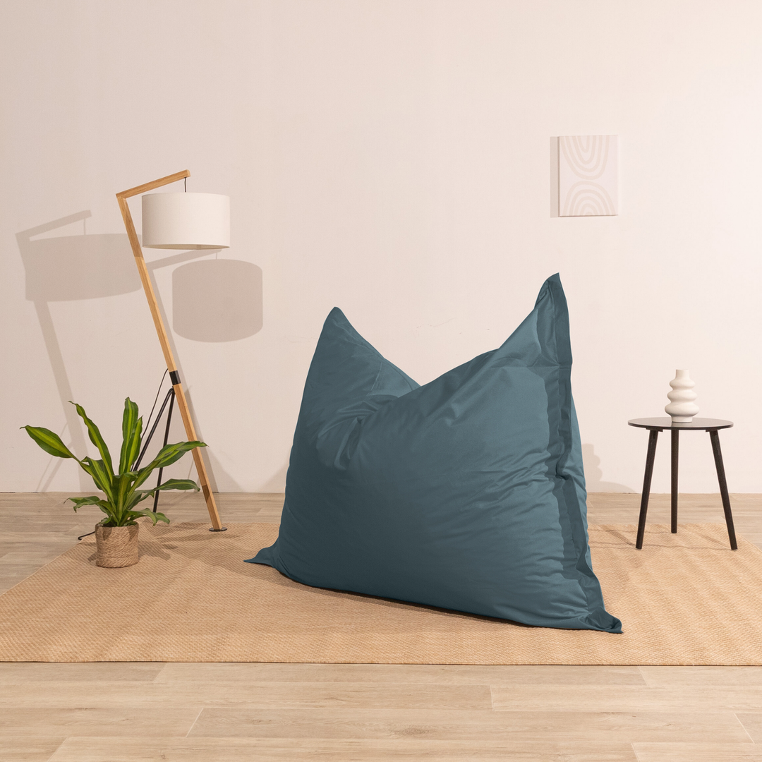 Pouf extérieur 140x180 cm utilisé en position verticale, en intérieur.