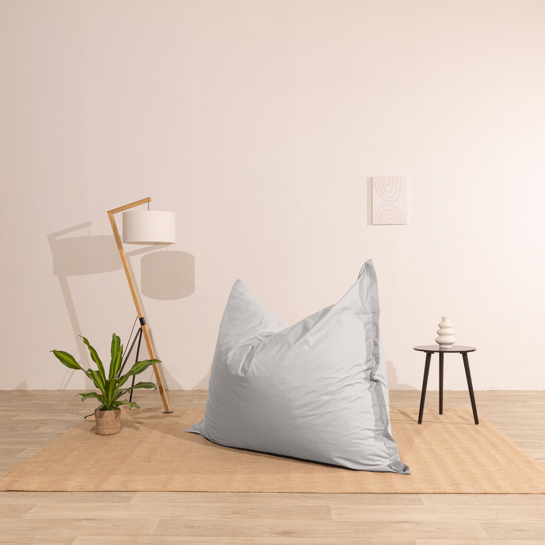 Pouf extérieur 140x180 cm utilisé en position verticale, en intérieur.